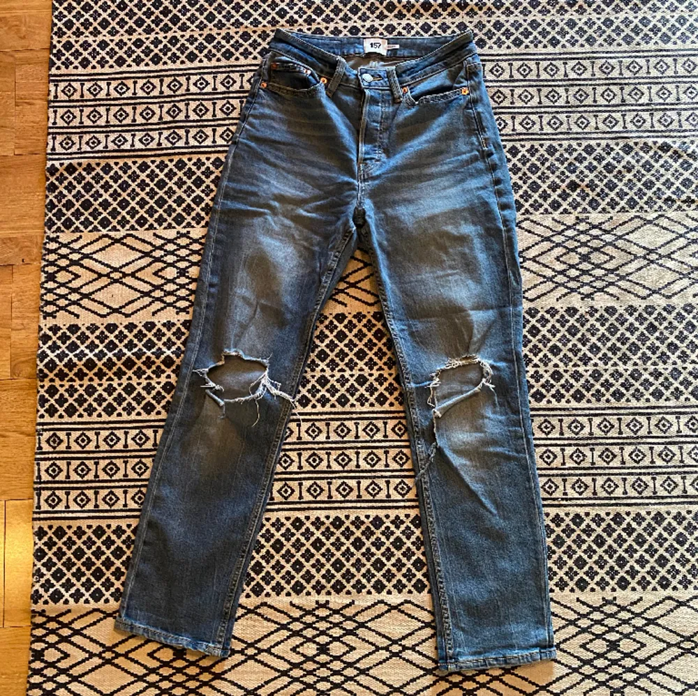 Snygga straight leg jeans från  lager157. Inte för ljus blå och inte för mörk, super bekväma🫶🏼. Jeans & Byxor.
