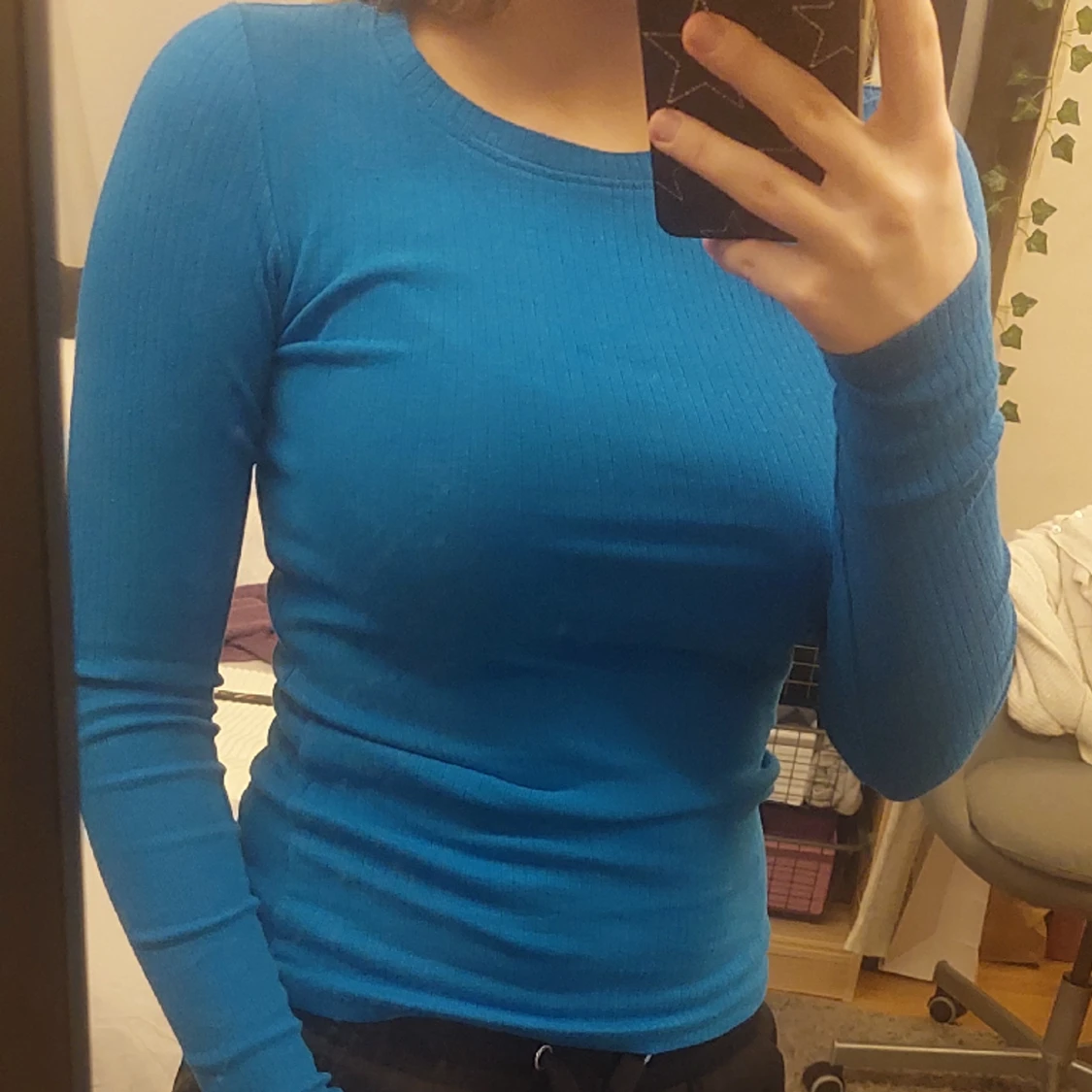 Blå långärmad tröja