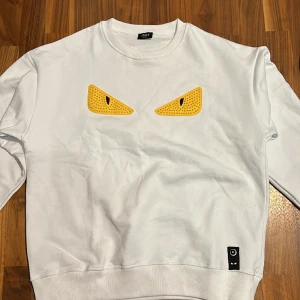 Fendi Sweatshirt  - Helt ny oandvänd Fendi Sweatshirt.   Pris kan diskuteras vid snabb affär 💰