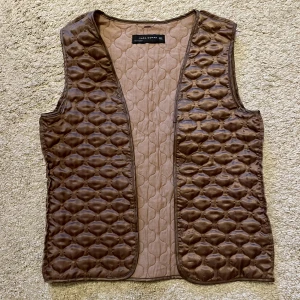 Väst  - En snygg väst från Zara! 