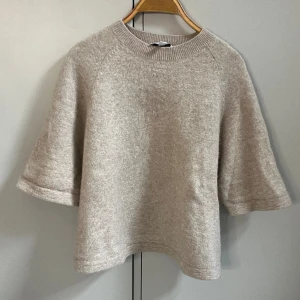 Beige kofta - Trekvarts kofta i st xs, jättefint skick🤎🤎