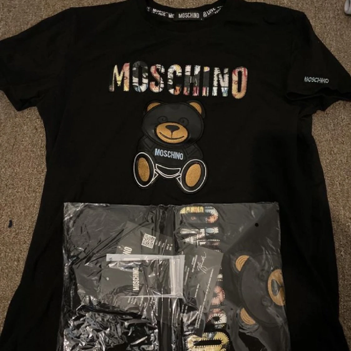 Moschino tshirt