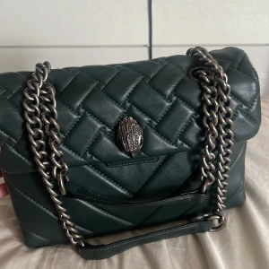 Kurt Geiger Väska - Säljer min sparsamt använda Geiger väska, nyskick