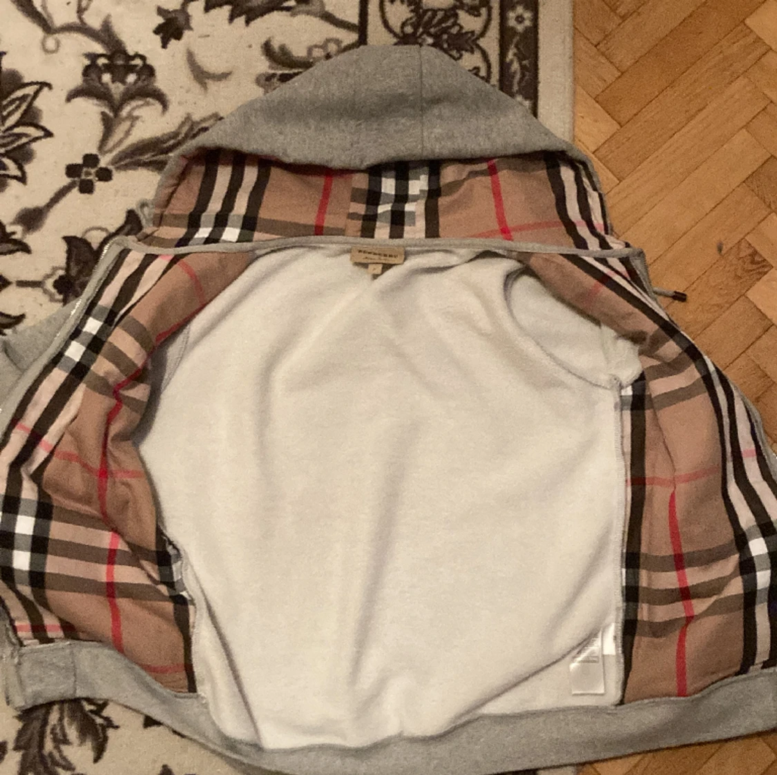 Burberry hoodie  - 90