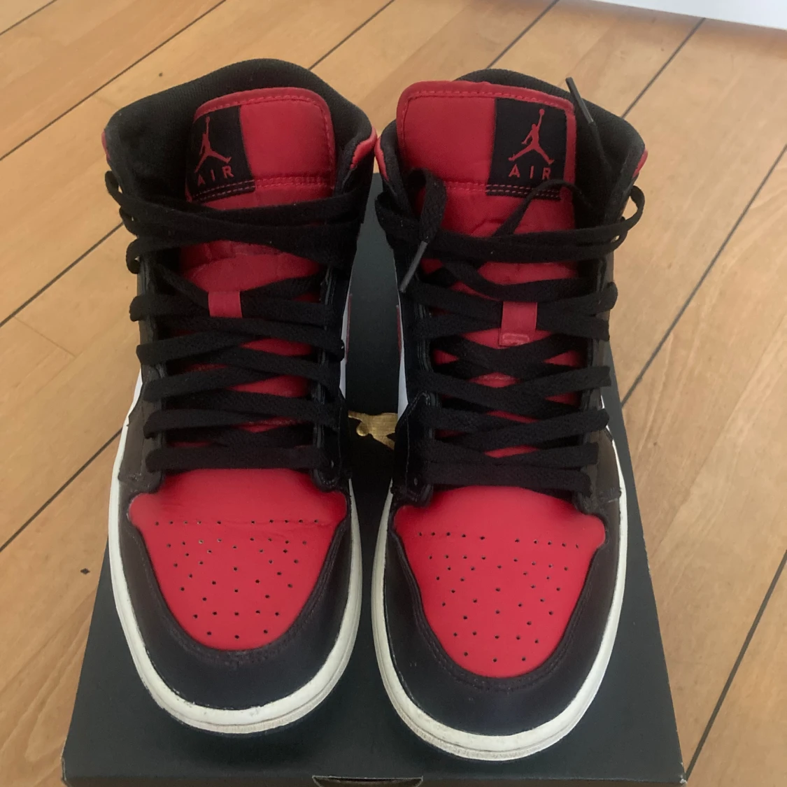 2 par Jordan 1 Mid skor  - 91