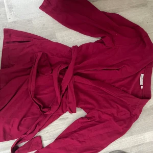 Blus  - Blus eller pyjamas tröja, vet inte riktigt 