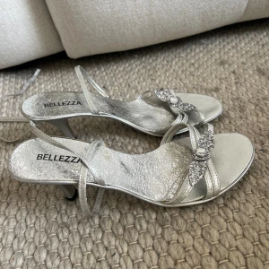 klackar  - köpt secondhand men bra skick💖