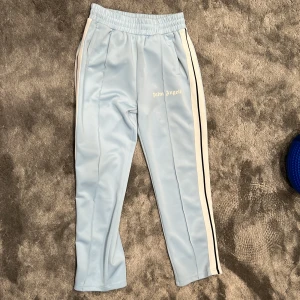 Palm angels byxor  - Storlek M skick 8,5/10 Pris kan diskuteras vid snabb affär 