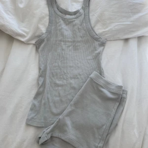 Pyjamas set - Mintgrönt pyjamas set använt fåtal gånger