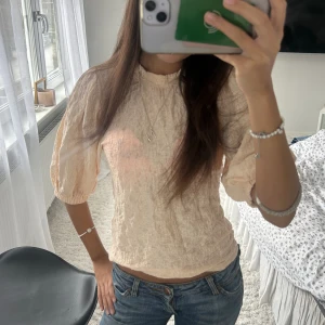 topp - så söt ljusrosa topp perfekt till vår/sommar