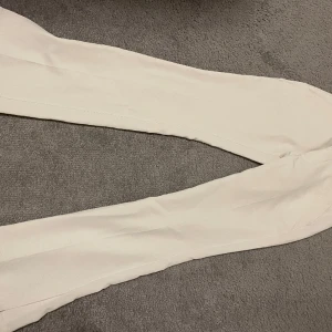 Lågmidjade kostymbyxa  - Säljer från bikbok använda ett fåtal gånger pris kan diskuteras! Jättefin passform💘