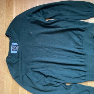 State of art tröja stickad - En stilig och bekväm stickad tröja från state of art som aldrig går ur stil och alltid kommer till användning 