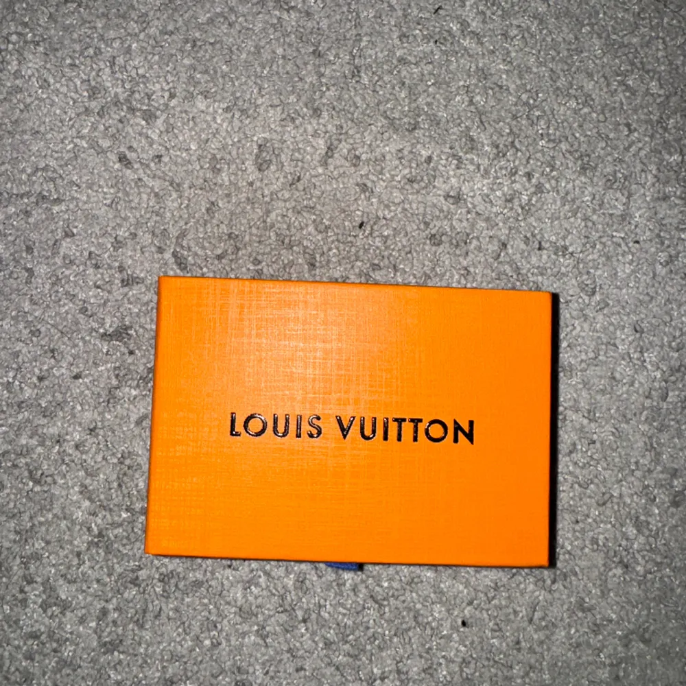 Oanvändt Louis vuitonn armband med box, dustbag och papper. 21 cm. 1:1. . Accessoarer.