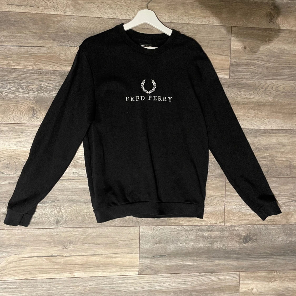 Fred Perry Crewneck 🤩 - 91