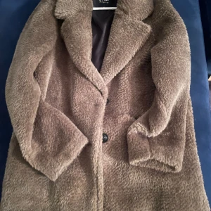 Kappa stl M  - Olivgrön kappa stl M helt oanvänd