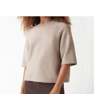 &otherstories stickad tröja  - Stickad tröja från &othetstories