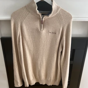 Halv zip - Bondelid halv zip använd fåtal gånger  Size L