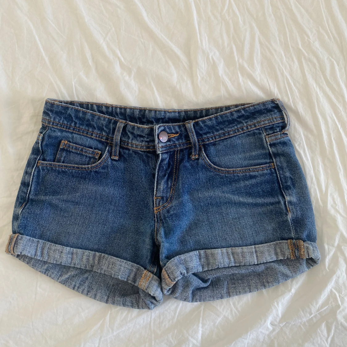 Lågmidjade jeansshorts 