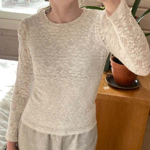 Vit fintröja spets - Fintskick barnkläder