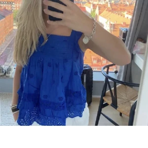 Blå topp - Fint skick, från mango💗