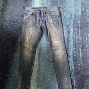 Only & sons jeans - Ett par only&sons jeans. Skick 8/10. Skriv vid minsta lilla fundering 💭  