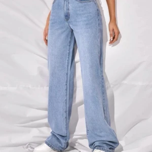 Blå jeans - Långa i benen, sitter väldigt bra