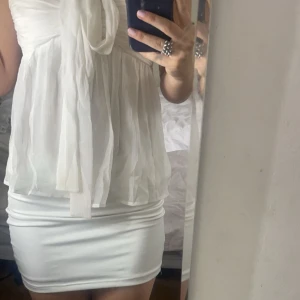 Minikjol - Säljer denna fina kjolen från shein💘