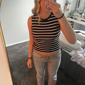 Jätteskönt och snyggt linne  - Använd fåtal gånger, jätte snyggt men gillar inte den höga halsen.