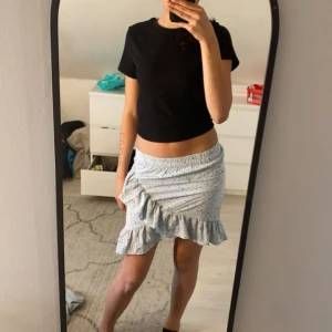 Kjol - Köptes på veromoda 2022 men i bra skick för typ aldrig används