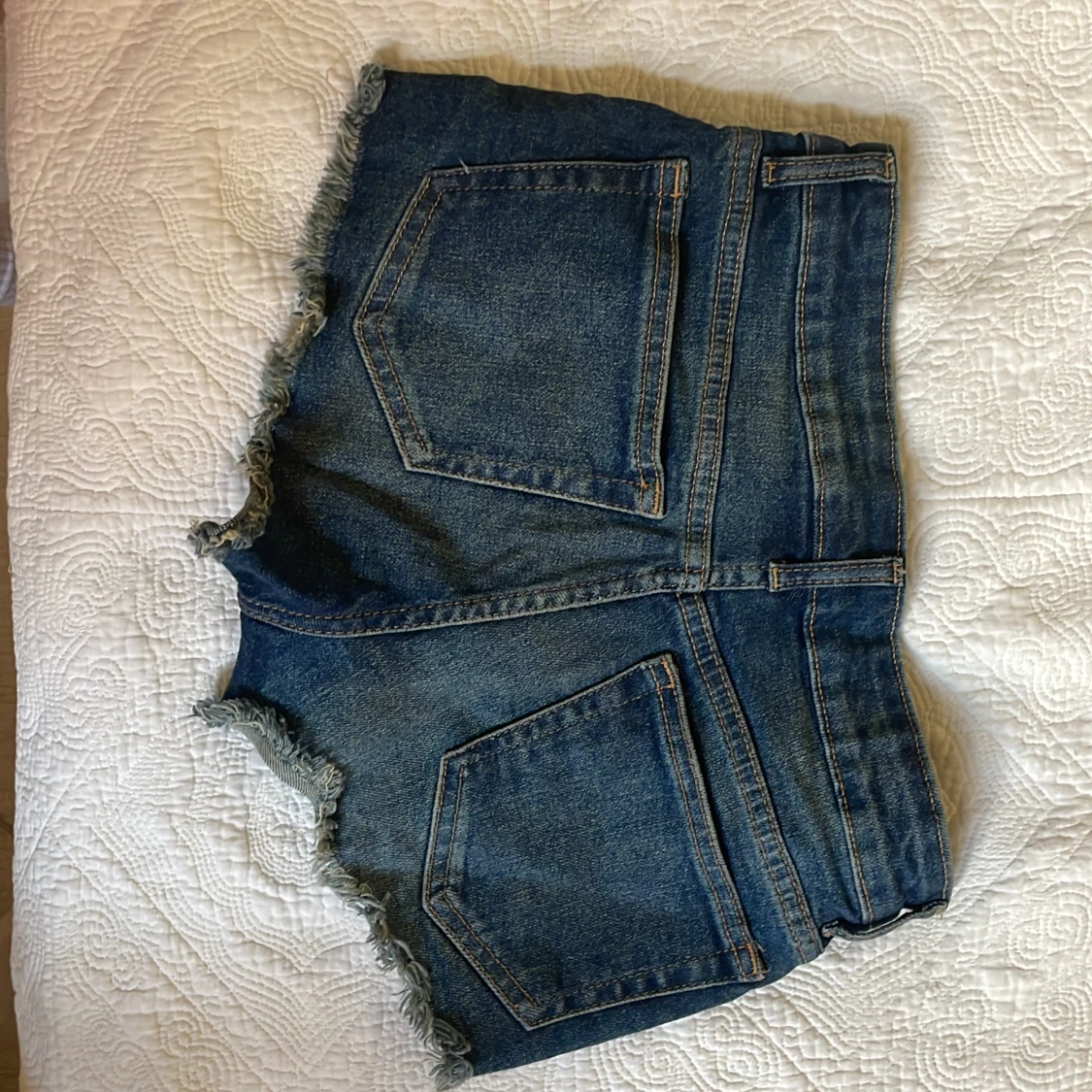 Lågmidjade jeansshorts - 1