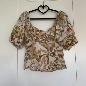 Linne Blom topp - Fin sommar top med linne blandning