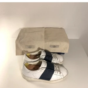 Valentino open - Tja! Nu säljer jag mina feta valentino skor som är i strl 41. | dom är köpta från vestaire och har gått igenom en äktenhets kontroll, ny pris (7900kr). Skriv vid minsta lilla. PRISET ÄR EJ SISTA PRISET!