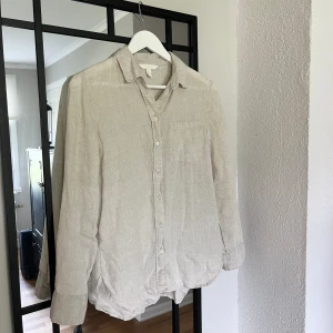 Bohe linneskjorta  - Beige linneskjorta perfekt i sommar, fint skick