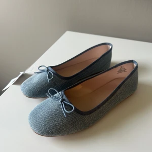 Ballerina i jeans  - Ballerinaskor i jeans, storlek 36, nya med prislapp kvar 