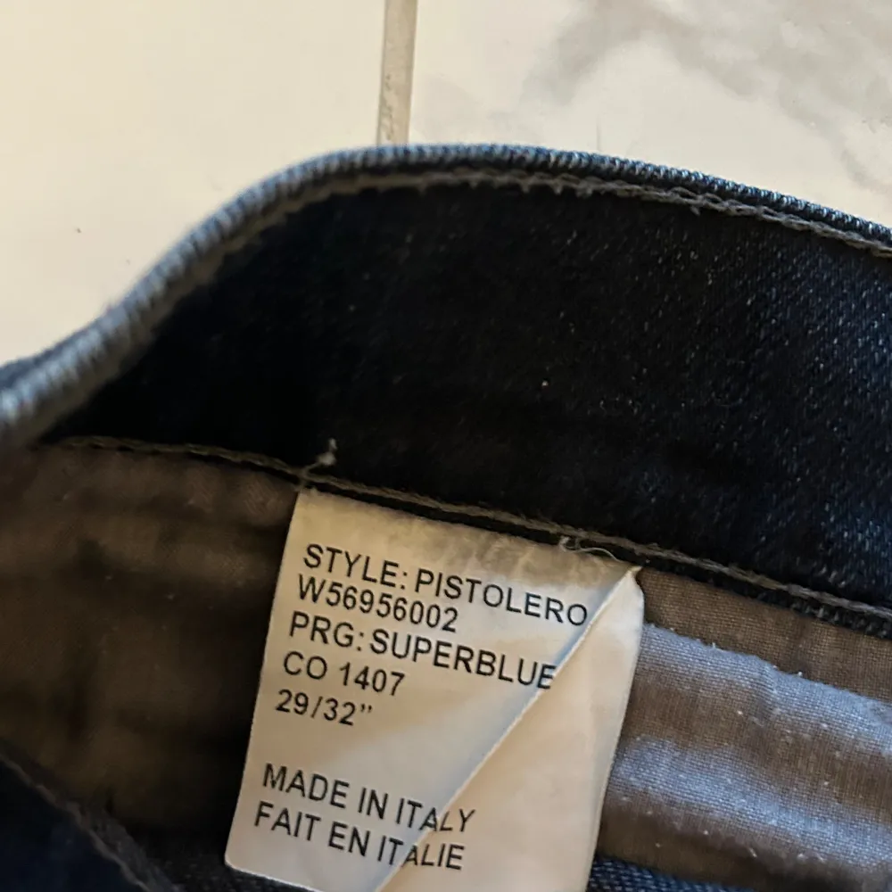 Tiger of Sweden jeans Pistolero Skick 8/10  Dem är uppsydda i längden så det blir 30 i längd istället för 32.. Jeans & Byxor.