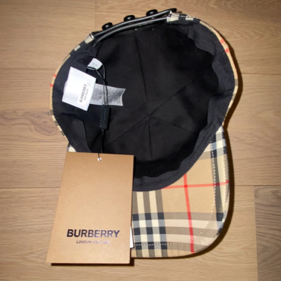 Burbbery keps  - 91