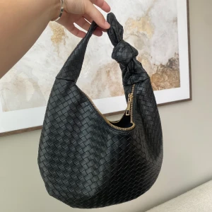 Väska - Bottega liknande väska, sparsamt använd🩷