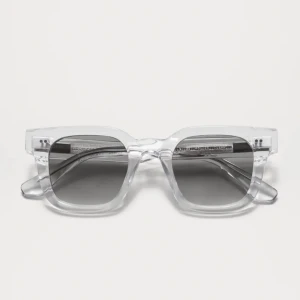 Chimi 04 - Säljer mina chimi glasögon i färgen clear då de inte kommer till användning. Knappt använda och har inga defekter. Nypris 1350kr