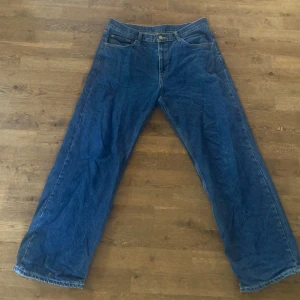 Baggy Jeans - Baggy Jeans från DR DENIM. Köpta för 700kr Knappt använda