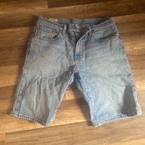 Levi's shorts - Levis shorts 502