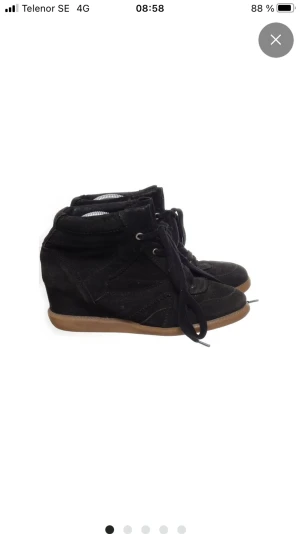 Isabel marant liknande skor - Köpta secondhand och saknar märke men ser exakt ut som isabel marant. Inga defekter