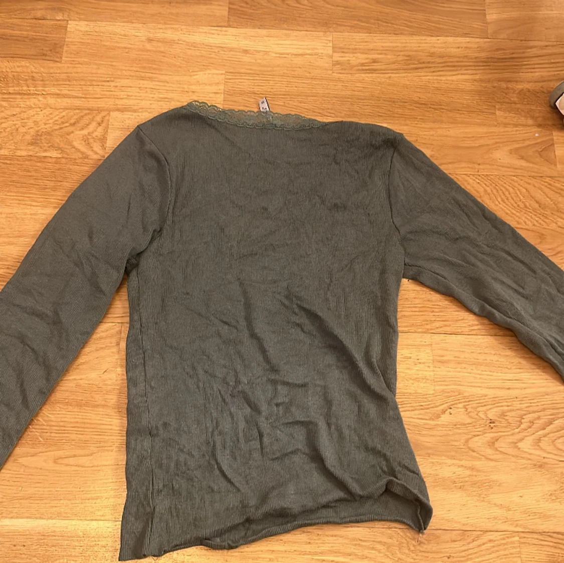 Tröja med spets kant - 91