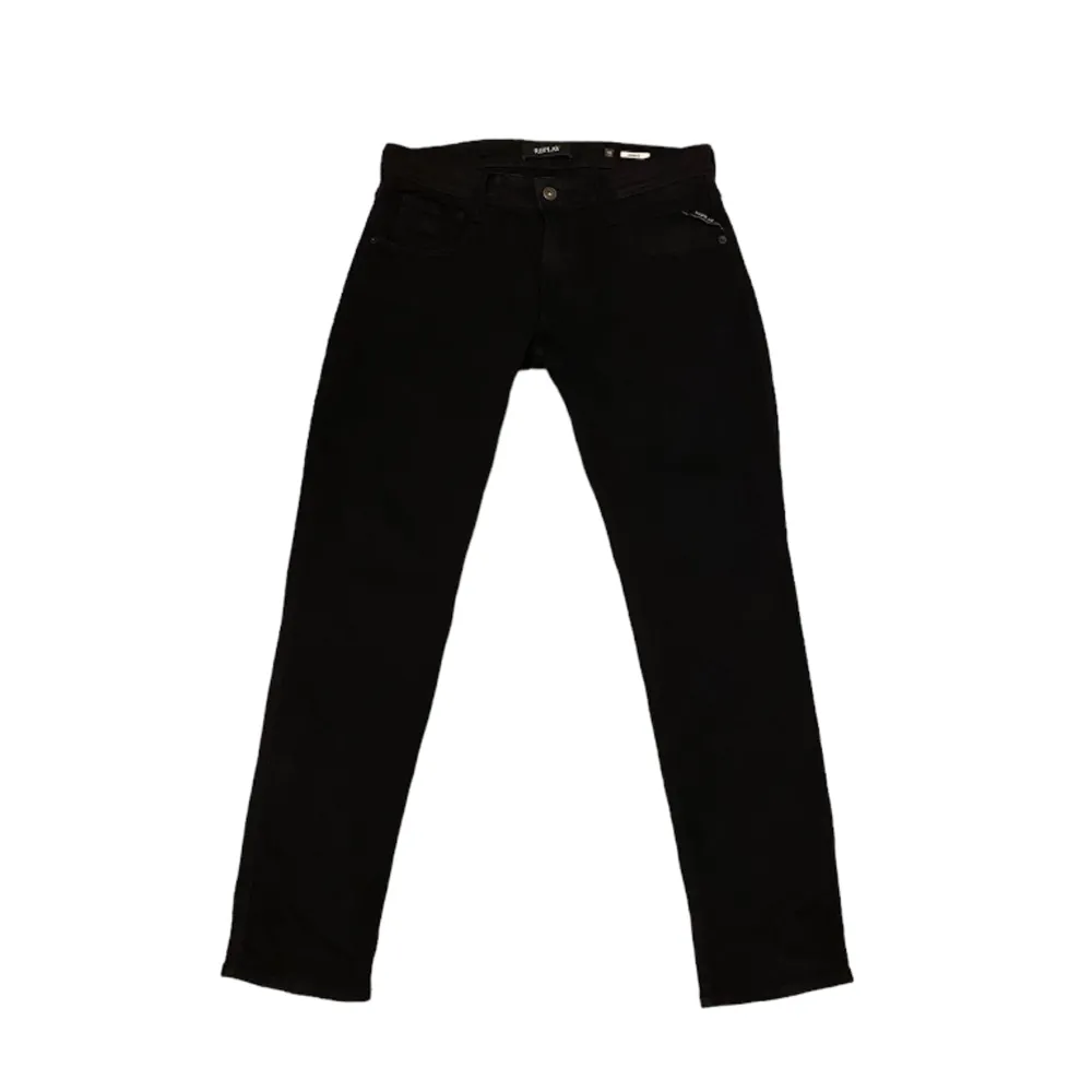 Stilrena replay jeans i modellen anbass slim fit | 9/10 skick, nypris 1800. Storlek 30 i midja 30 i längd vilket motsvarar för dig som är 170-180.. Jeans & Byxor.