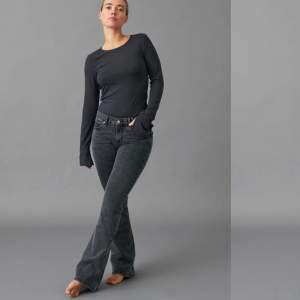 Säljer dessa superfina jeans från Gina Tricot! Säljer då de inte längre kommer till användning!💕
