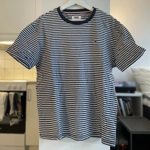 Tommy Hilfiger T-shirt  - Storlek L