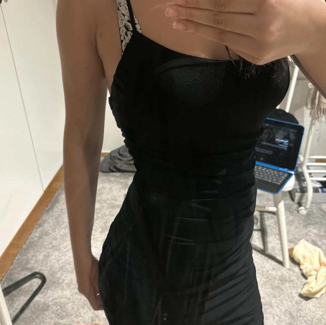  helsvart klänning    - 90