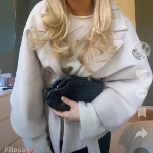 poncho - skit snygg poncho från bubbelroom, använd få gånger!!💕