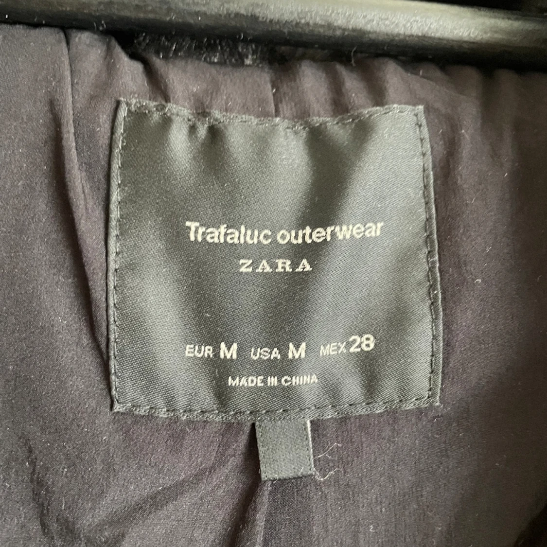 Svart fuskpäls jacka från Zara  - 91