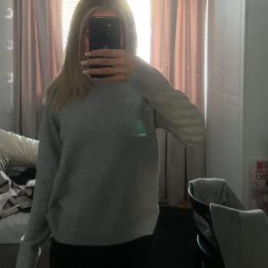 Stickad tröja vero moda - Vero modas populära  VMDOFFY PULLOVER