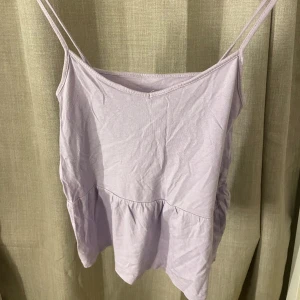 Linne - Linne med volang 